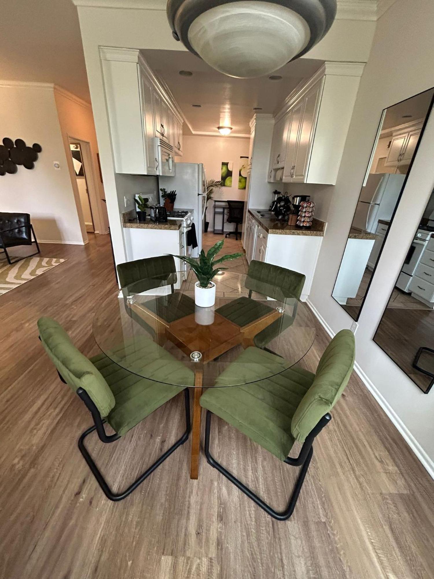 Beverly Hills Midle 1 Bedroom With Parking 202 Apartamento *