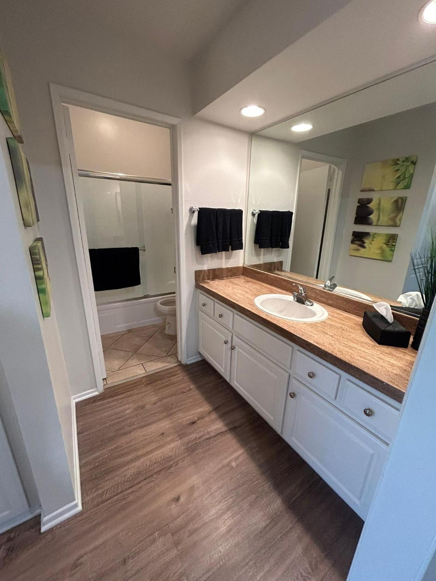 Beverly Hills Midle 1 Bedroom With Parking 202 Apartamento *