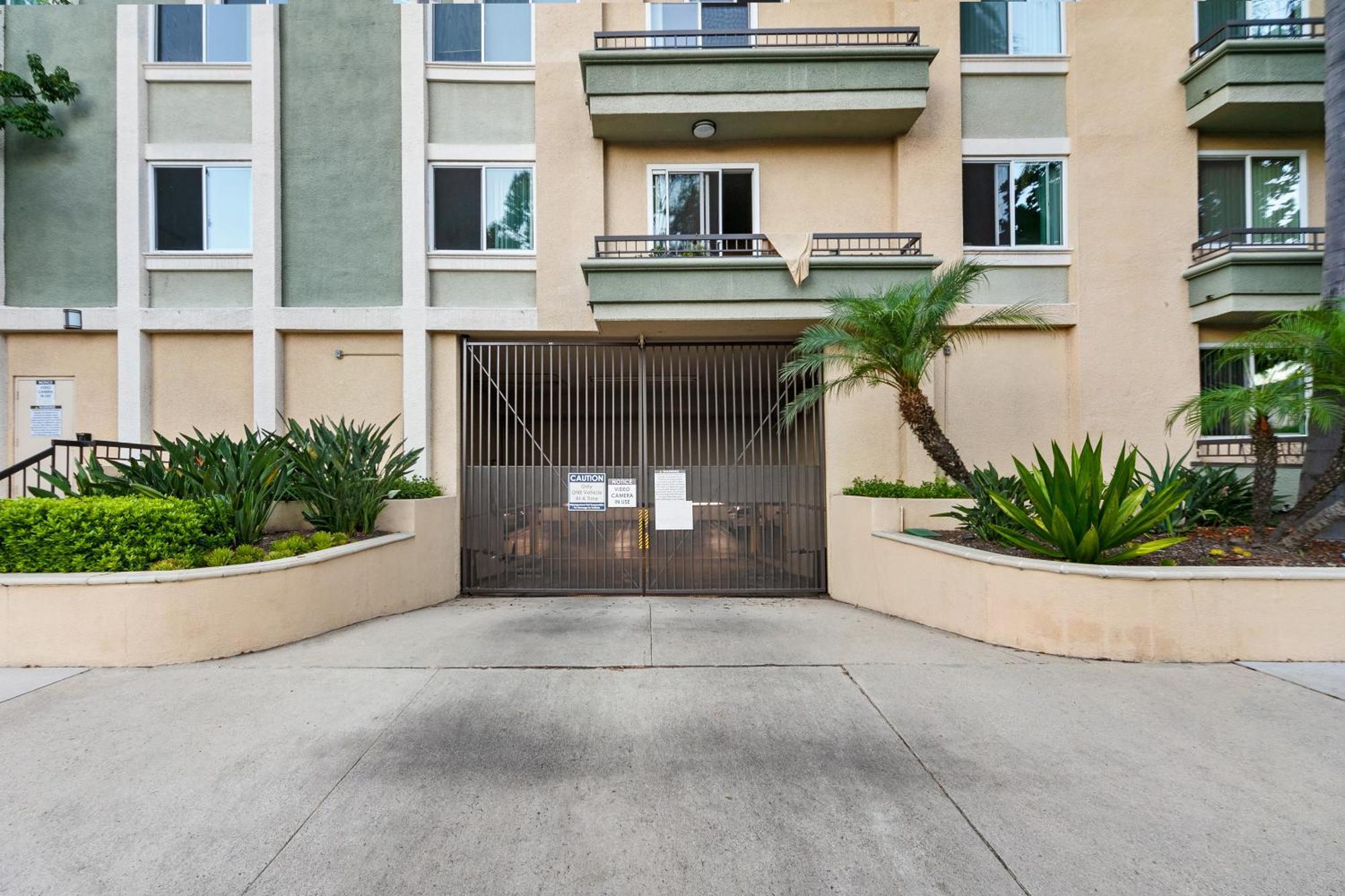 Beverly Hills Midle 1 Bedroom With Parking 202 * Los Ángeles